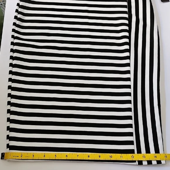 Silhouette Black and White Asymmetrical Pencil Skirt Knee-Length - Picture 12 of 13